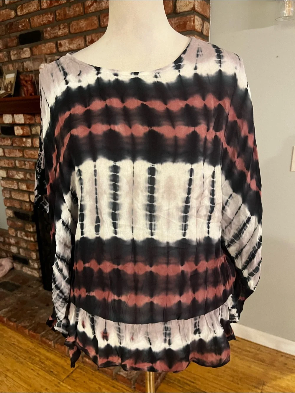 Young Fabulous & Broke Women’s Black and Rust Tie-Dye Long Sleeve Top